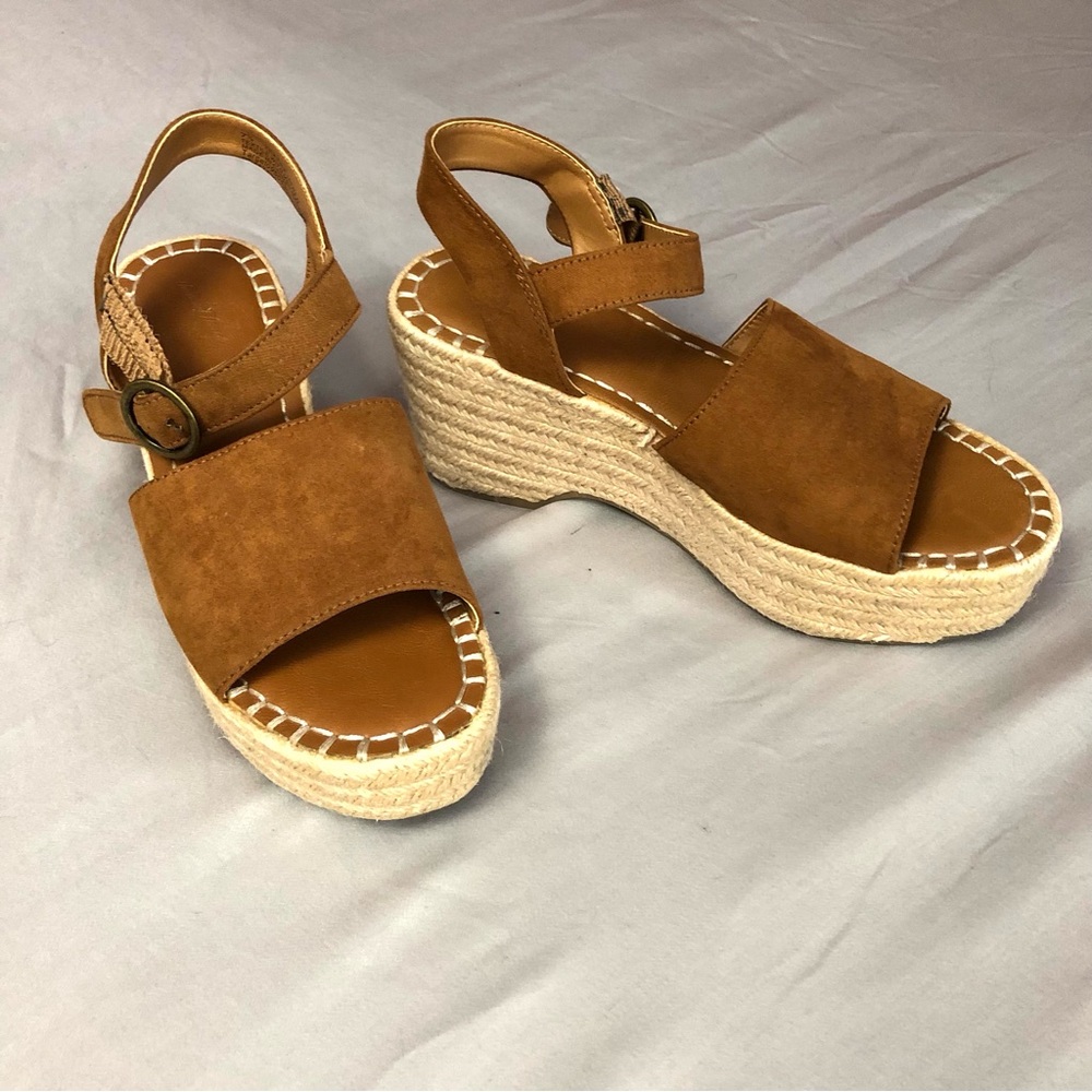 Universal Thread Brown Espadrille Wedge‎ Sandals Vegan Suede Women’s size 7.5